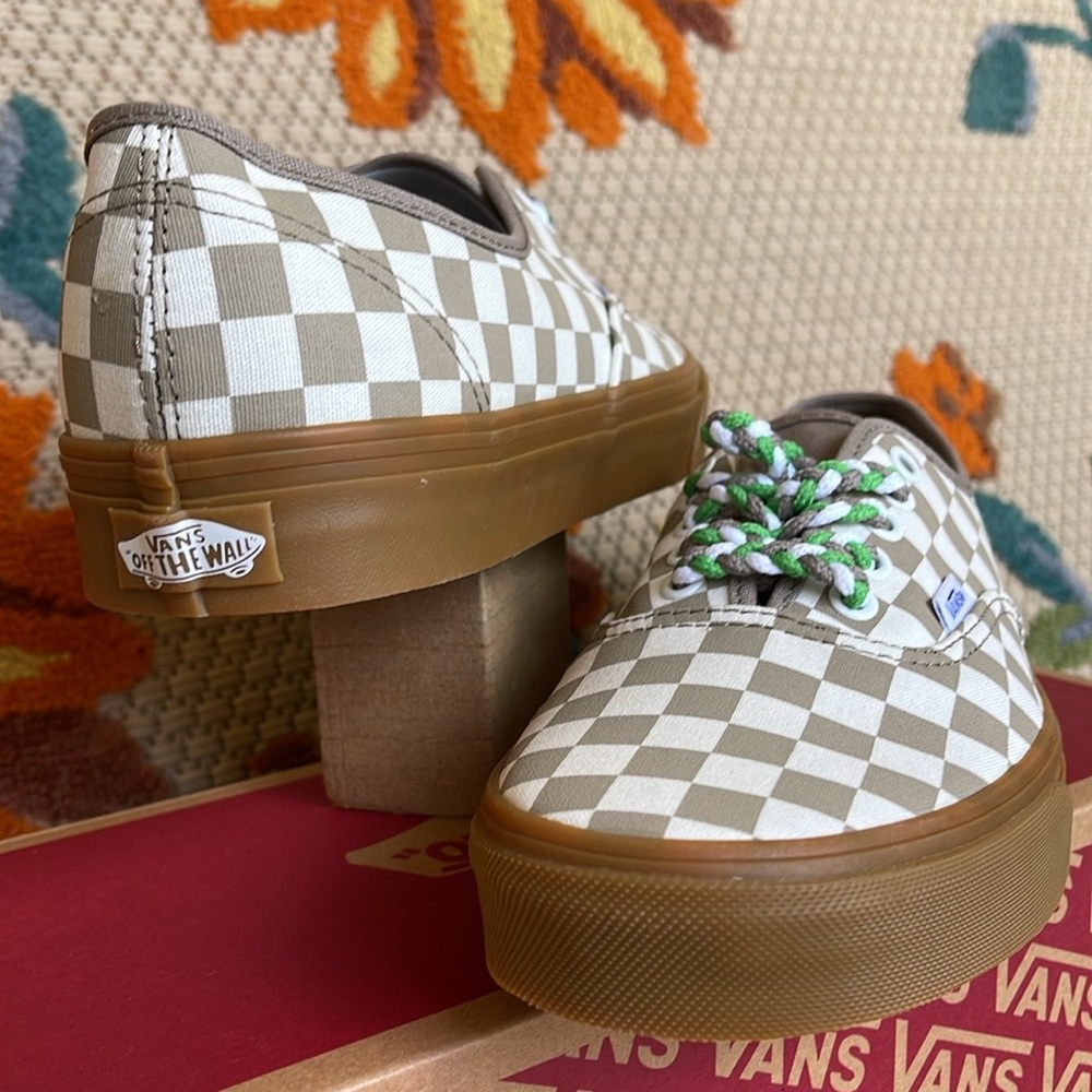 Vans Men’s Authentic
Checkerboard Moon Rock
VN0009PVCH8
SNEAKERS - Picture 10 of 16